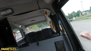 Fake Taxi - Nikki Riddle a ribanc turista csaj