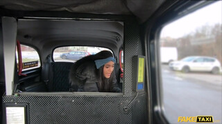 Fake Taxi - Capri Lmonde a szexi fekete csaj