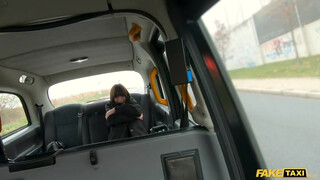 Fake Taxi - Silvia Soprano beleül a farokba