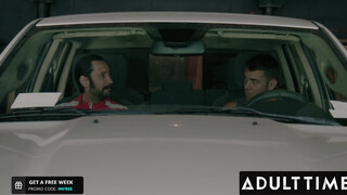 ADULT TIME - Kanos ex-fegyenc végre beteljesül a szexi sztriptíztáncosnő, Kenna James karjaiban