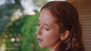 ULTRAFILMS - Két gyönyörű leszbikus lány Alisson és Diana Heaven romantikus szexet folytat