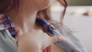 WOWGIRLS - A gyönyörű lány, Mila Azul szabadnapján maszturbál