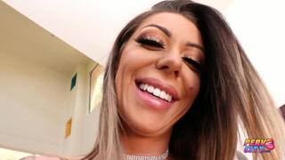PervCity - Tetovált anál ribanc Karma Rx popsiba élvezést kap